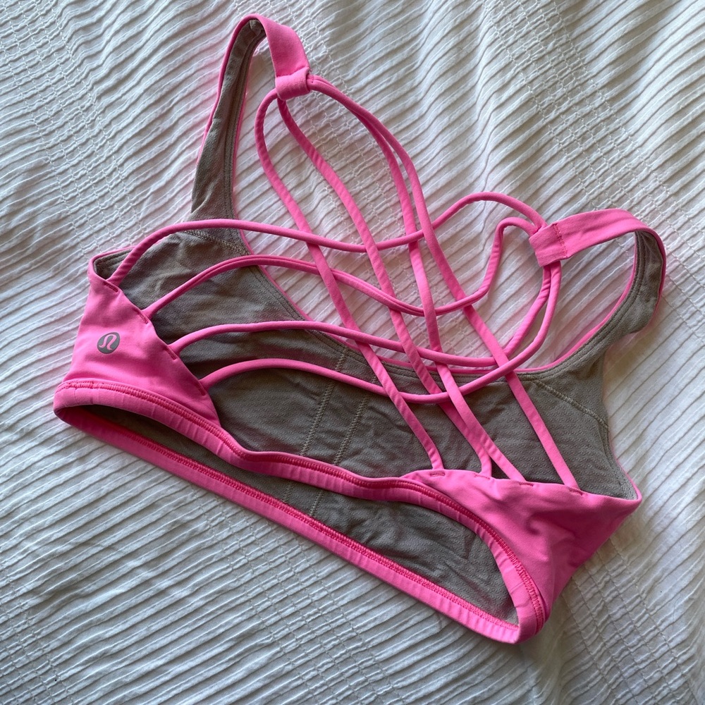Lululemon free to be wild sports bra (size 4)